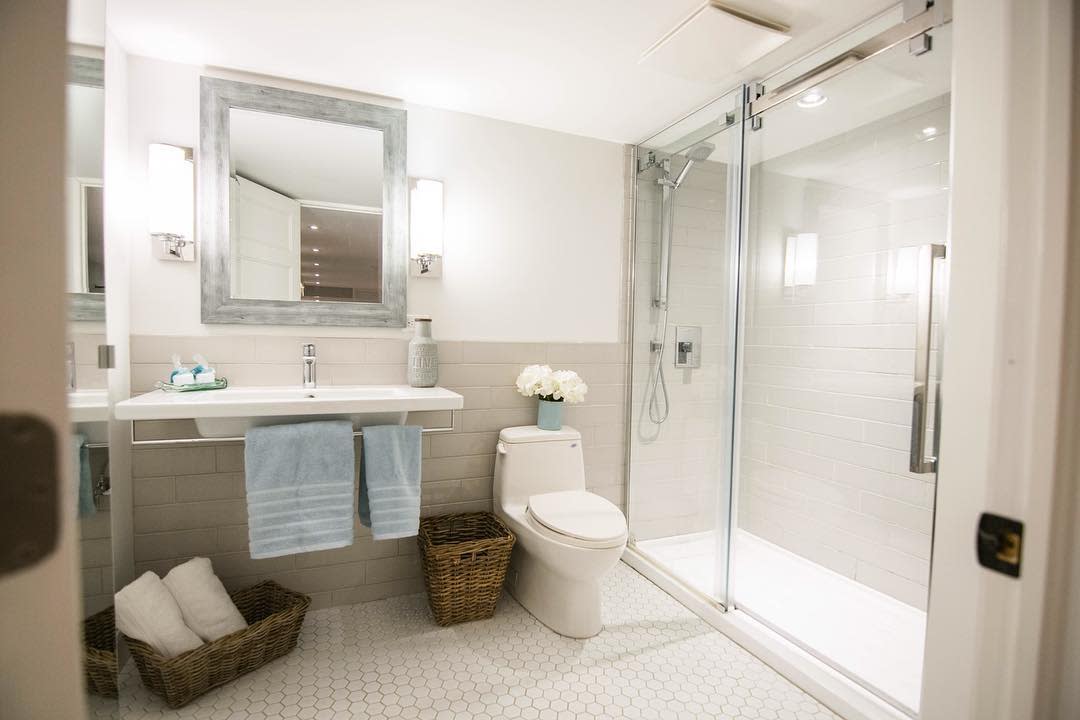 white modern bathroom